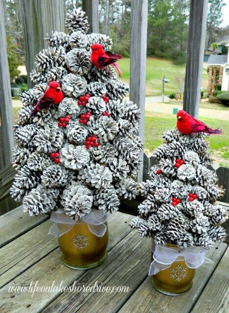 DIY Winter Pine Cone Tree
