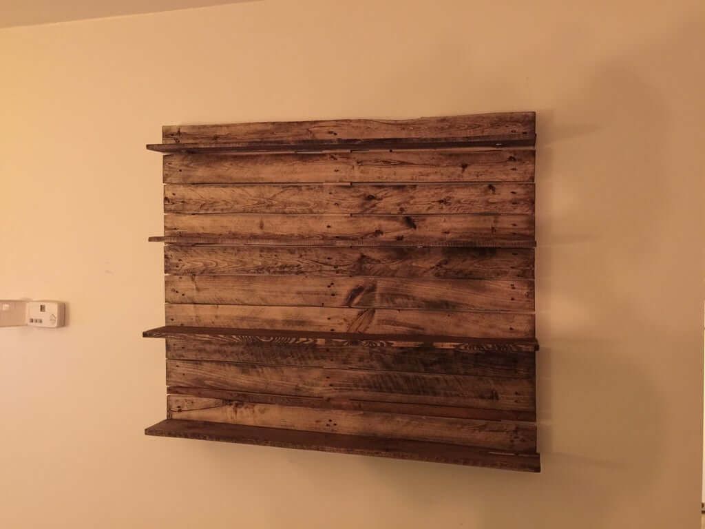 DIY Pallet Wall Shelf