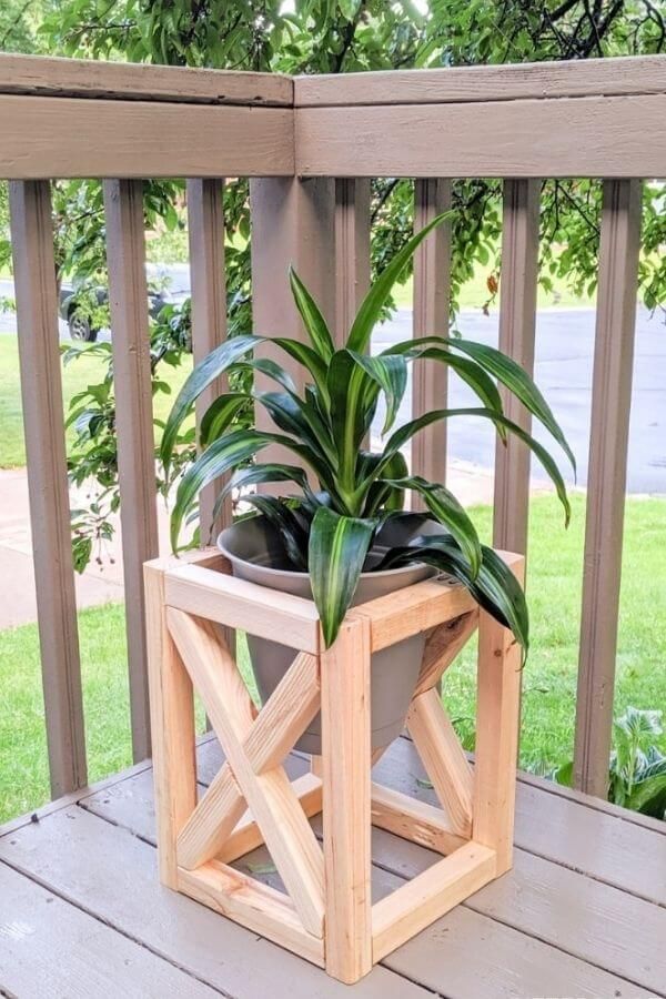 Box-Shaped Plant Stand