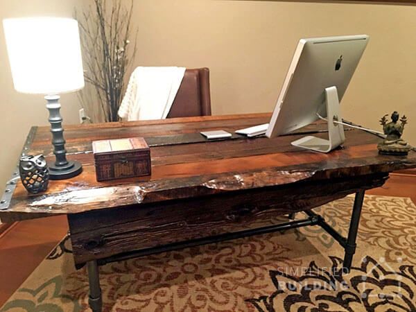 DIY Rustic Desk With Pipe Legs