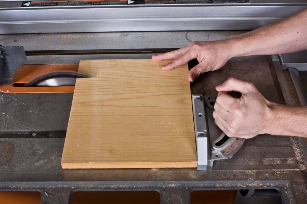 table saw crosscutting