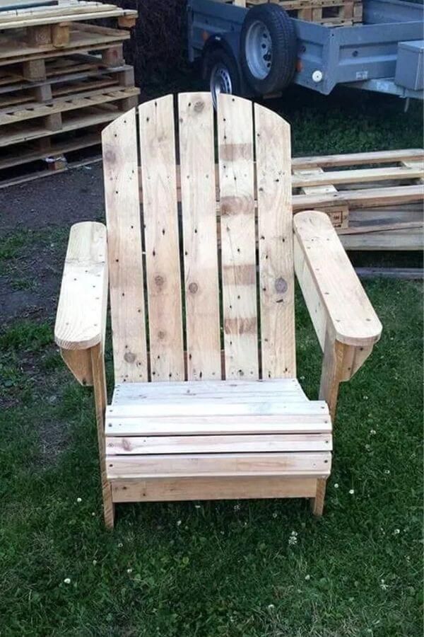 DIY Pallet Adirondack Chair