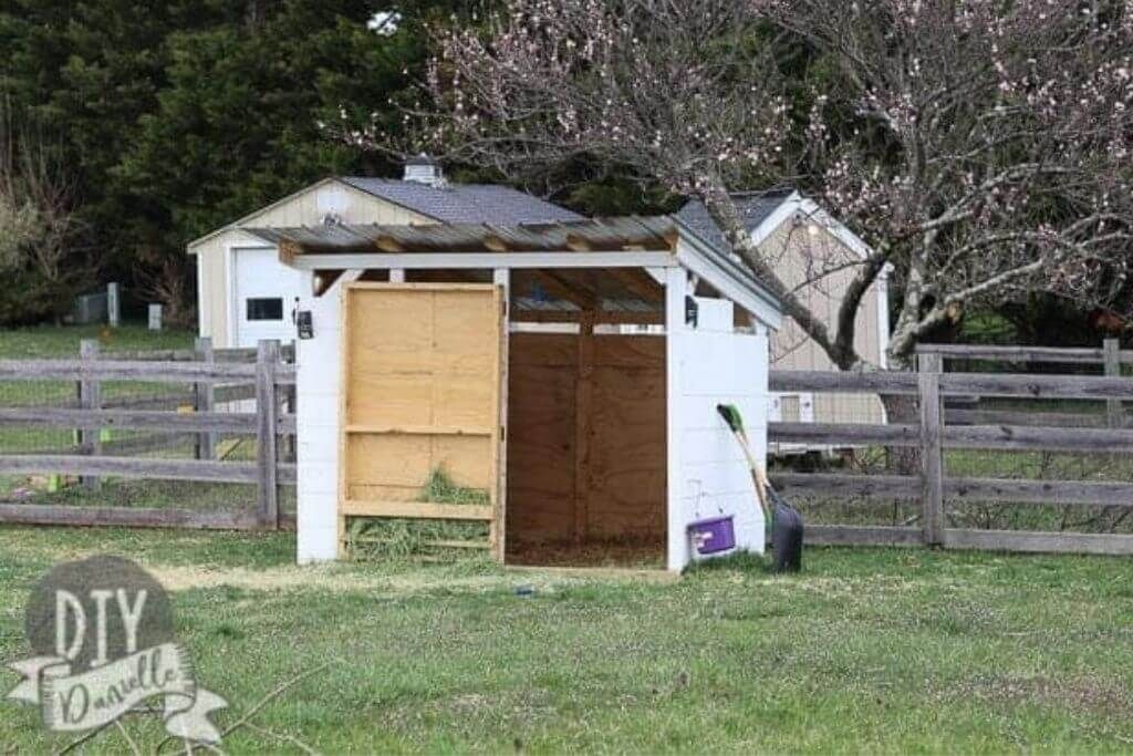 DIY A Goat House By DIY Danielle