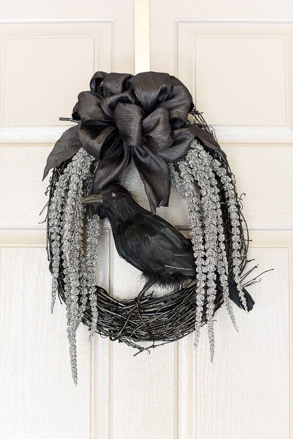 DIY Black Crow Halloween Wreath