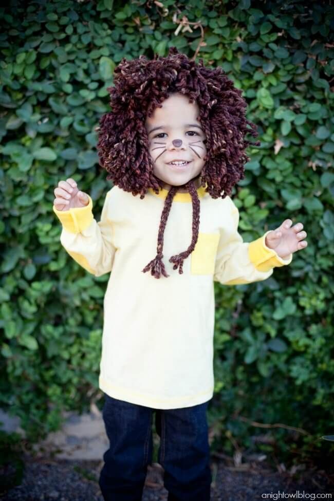 Easy No-Sew Kids Lion Halloween Costume