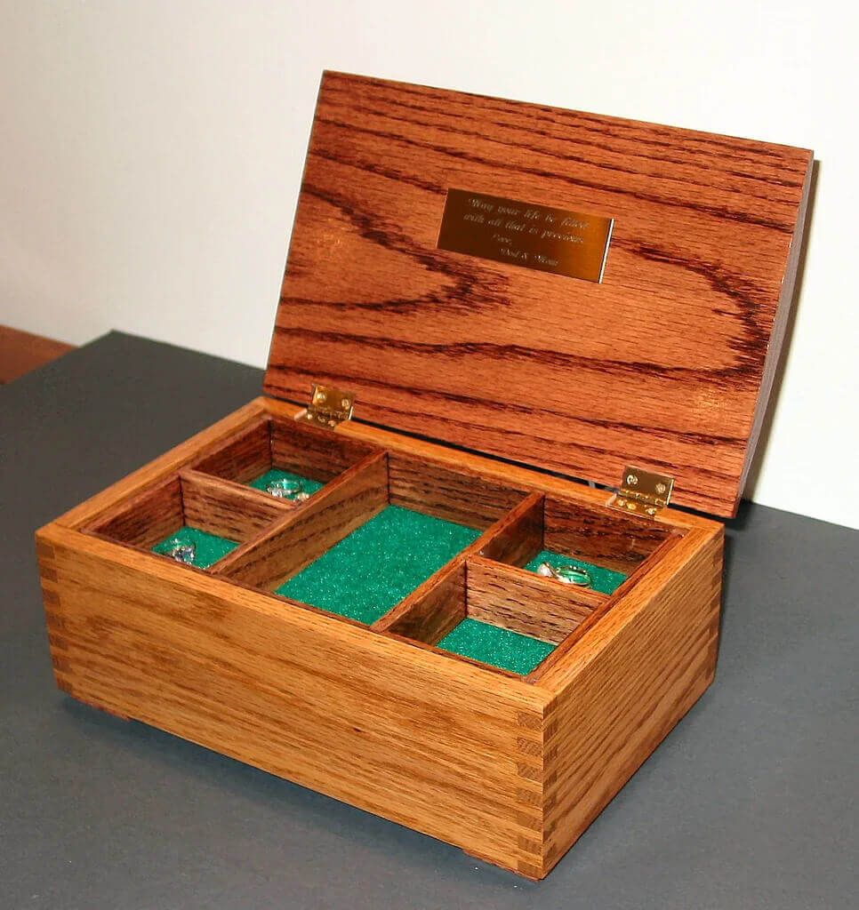 Oak Jewelry Box With Box Joint Construction