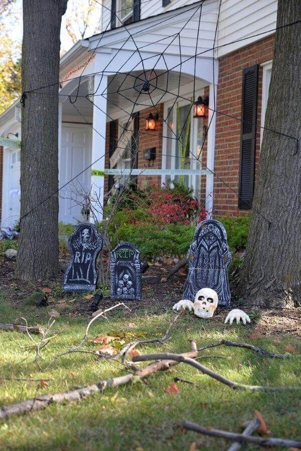 Halloween Front Yard