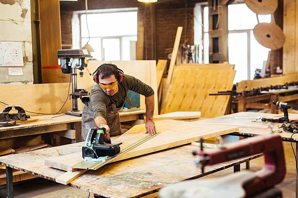 How To Start A Woodworking Business In 2021 [Ultimate Guide]