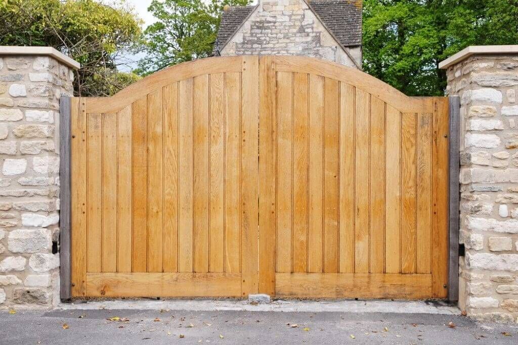 15 Diy Wooden Gate Plans You Can Build, How To Make A Wooden Gate For Driveway