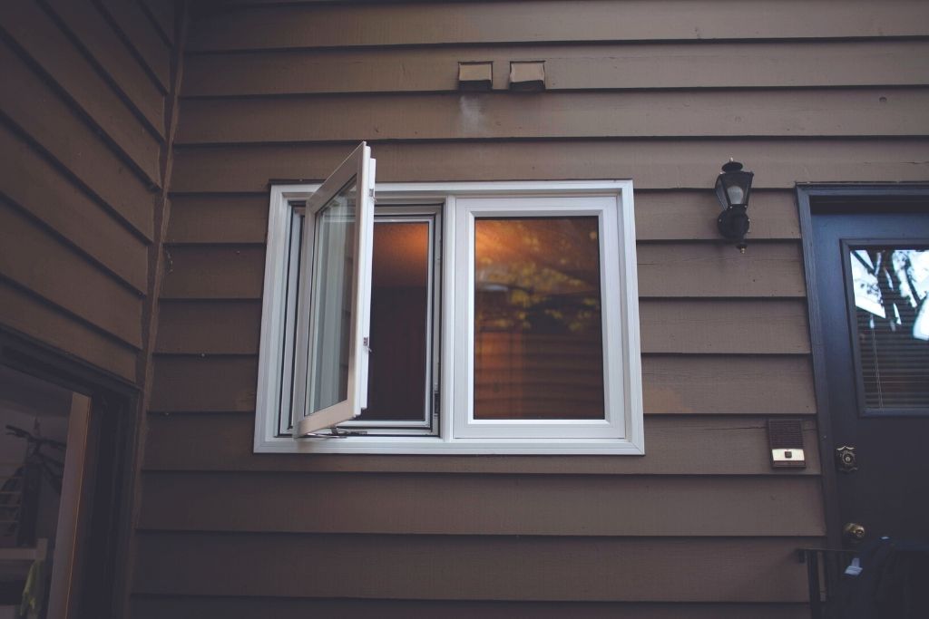 Wood vs. Vinyl vs. Fiberglass vs. Aluminum Windows (Comparison)